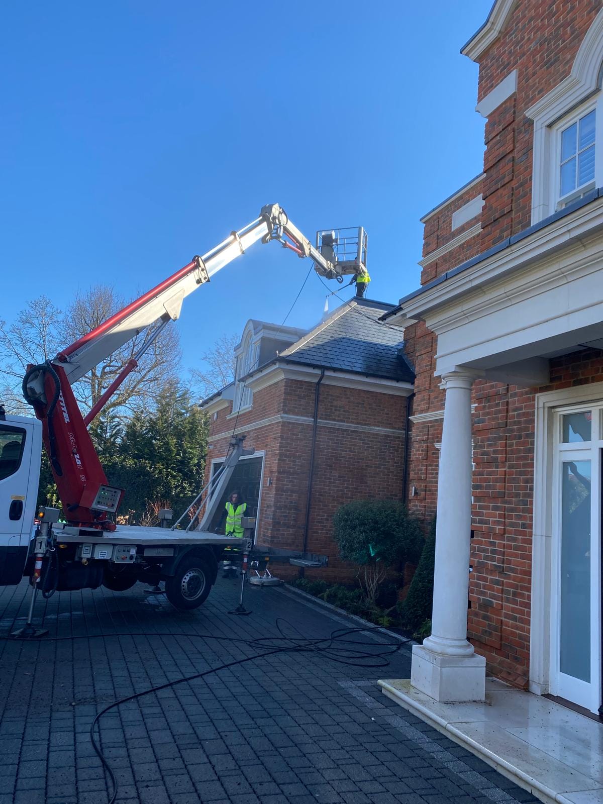 roof cleaning services