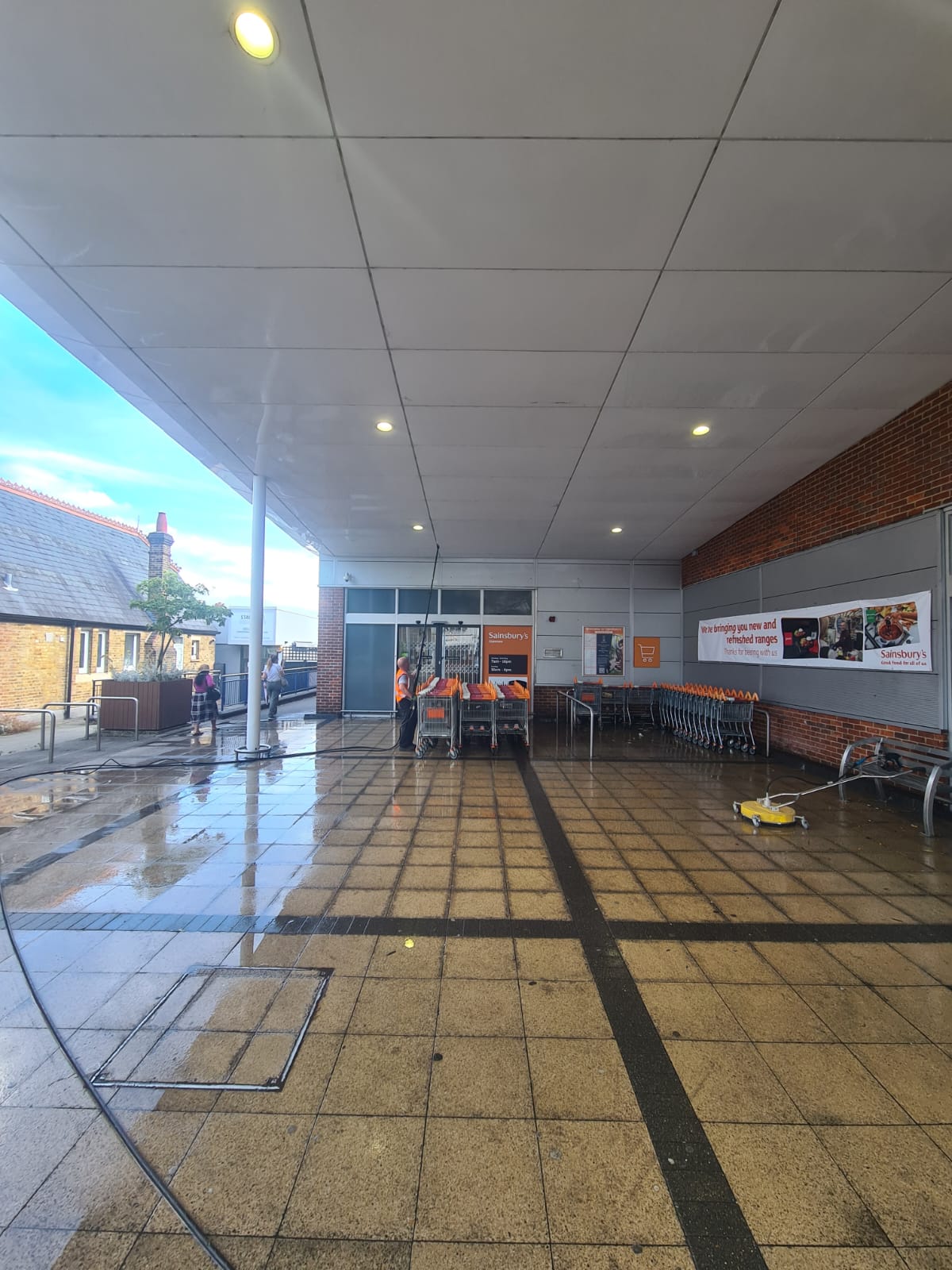 What are the Benefits on Hiring a Commercial Cleaning Company?
